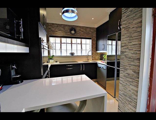 3 BEDROOM HOUSE FOR SALE IN CRESTON HILL